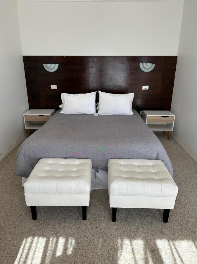 American Hotel ลอสบีลอส ภายนอก รูปภาพ